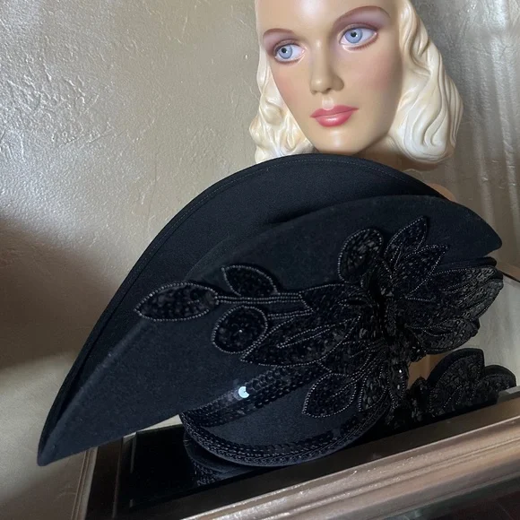 FESTIVE VINTAGE BLACK FELT WIDE BRIM HAT WITH SEQUIN APPLIQUÉS FESTIVE VINTAGE BLACK FELT WIDE BRIM HAT WITH SEQUIN APPLIQUÉS main image 4